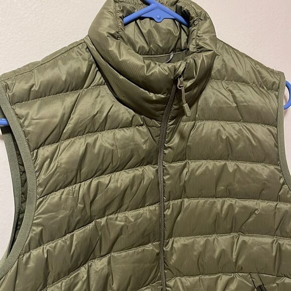NWOT WOMEN’S SIZE MEDIUM RHEA RIDGE OLIVE GREEN MOUNTAIN HARDWEAR DOWN VEST - Picture 5 of 7